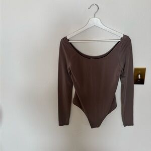 🤎 Aritzia Wilfred Longsleeve Cheeky Thong Bodysuit – Size Medium 🤎